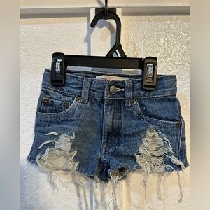 KIDS Levi’s cut off distressed jean shorts